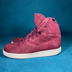 Size 9 - Men’s Nike Jordan Westbrook 0.2 night maroon shoes
